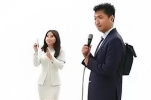 《热搜十二时》专题封面,深夜屏幕上的时间轴
