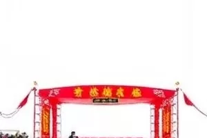 《沉默的转发》封面,低饱和转发图标与数据条